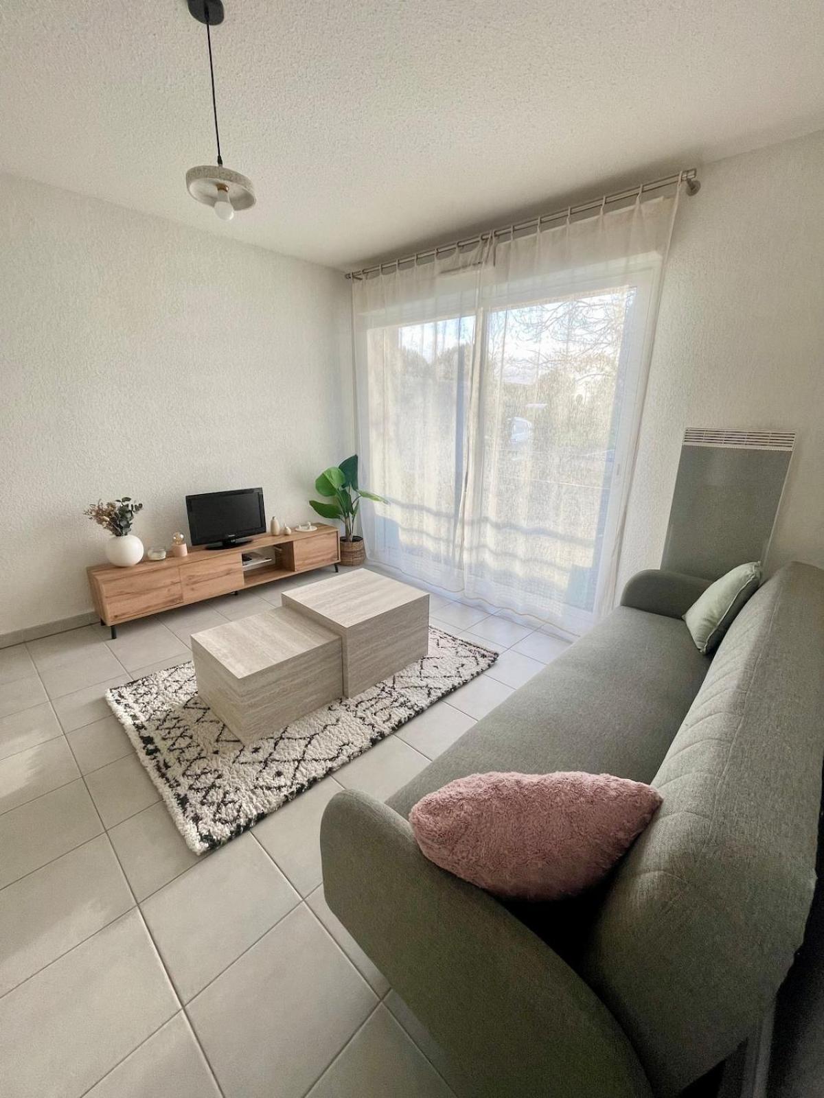 Appartement Cosy Avec Balcon Mont-de-Marsan Exteriör bild